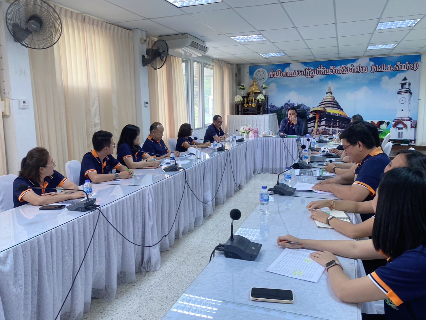 title - ผู้ตรวจราชการ ส.ป.ก. (เขต 15,16 และ 17) ประชุมตรวจติดตามความก้าวหน้าการดำเนินงานตามแผนงานตรวจราชการและลงพื้นที่โครงการที่เกี่ยวข้องในเขตปฏิรูปที่ดิน ประจําปีงบประมาณ 2568 รอบที่ 2 ณ ส.ป.ก.จังหวัดลำปาง